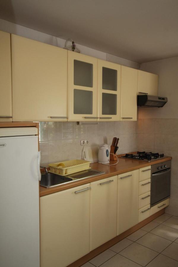 Apartments And Rooms With Parking Space Tucepi, Makarska - 6901 Экстерьер фото
