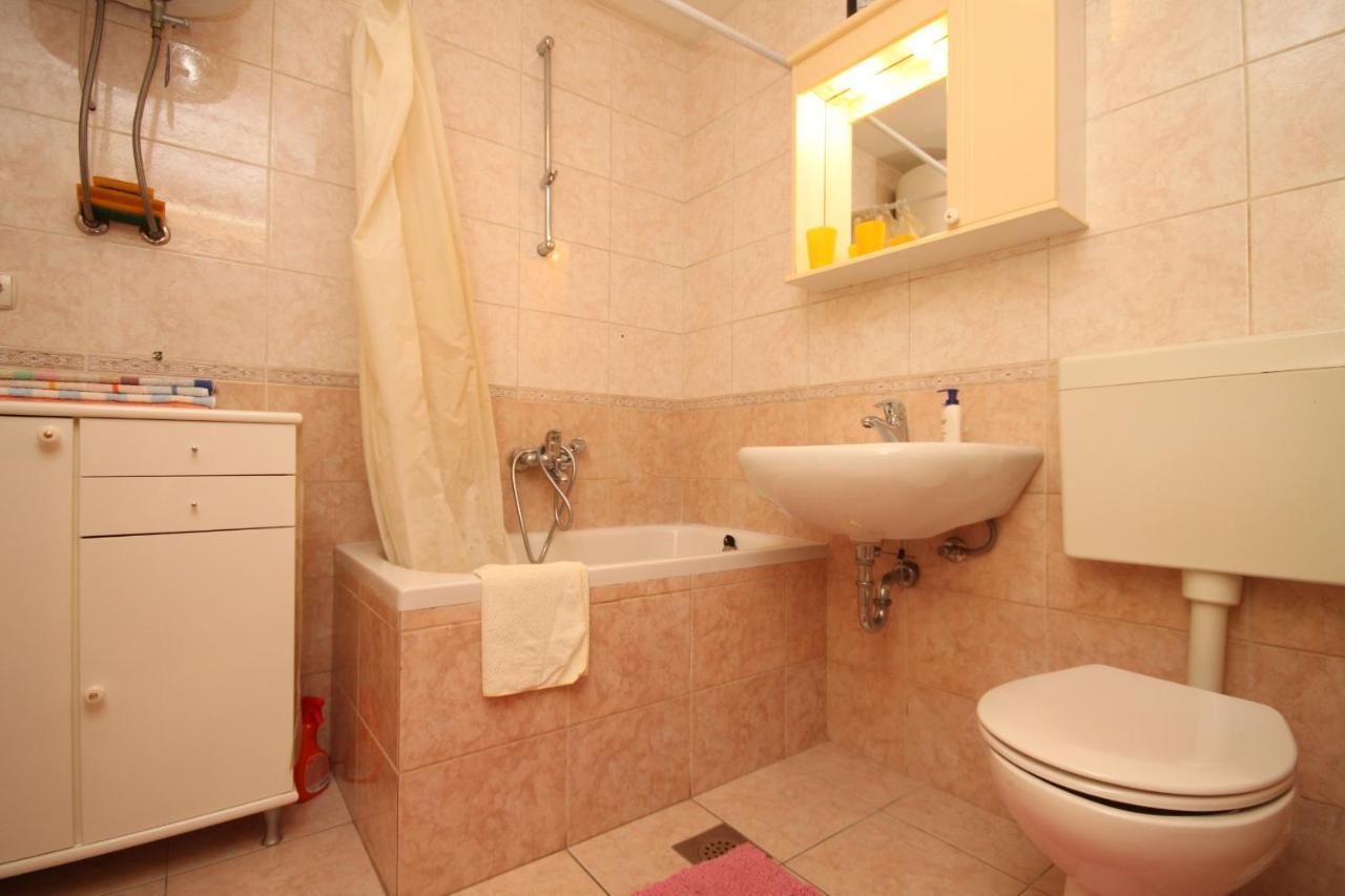 Apartments And Rooms With Parking Space Tucepi, Makarska - 6901 Экстерьер фото